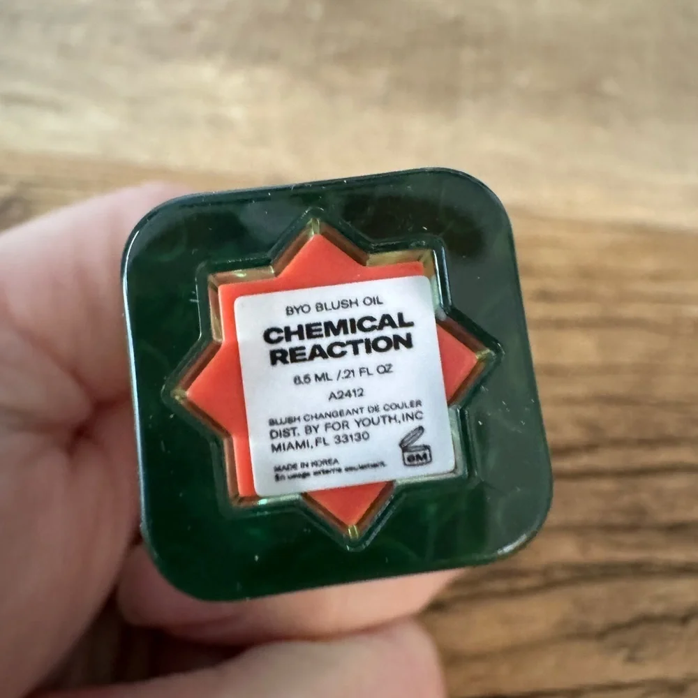 NEW IN BOX Youth Foria BYO Color Changing Blush Oil ~ Chemical Reaction 🥰